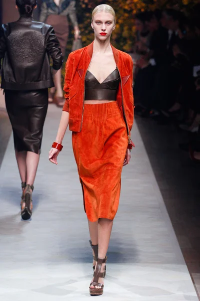 Look 8